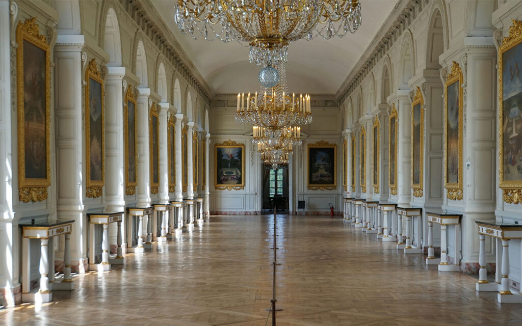 rooms of the palace of versailles